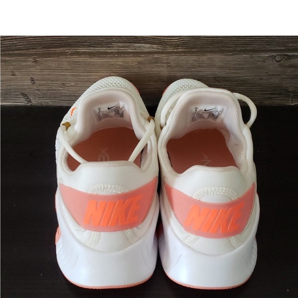 New Nike Free Metcon 4 Cream White Peach Orange Sneakers - Picture 5 of 5